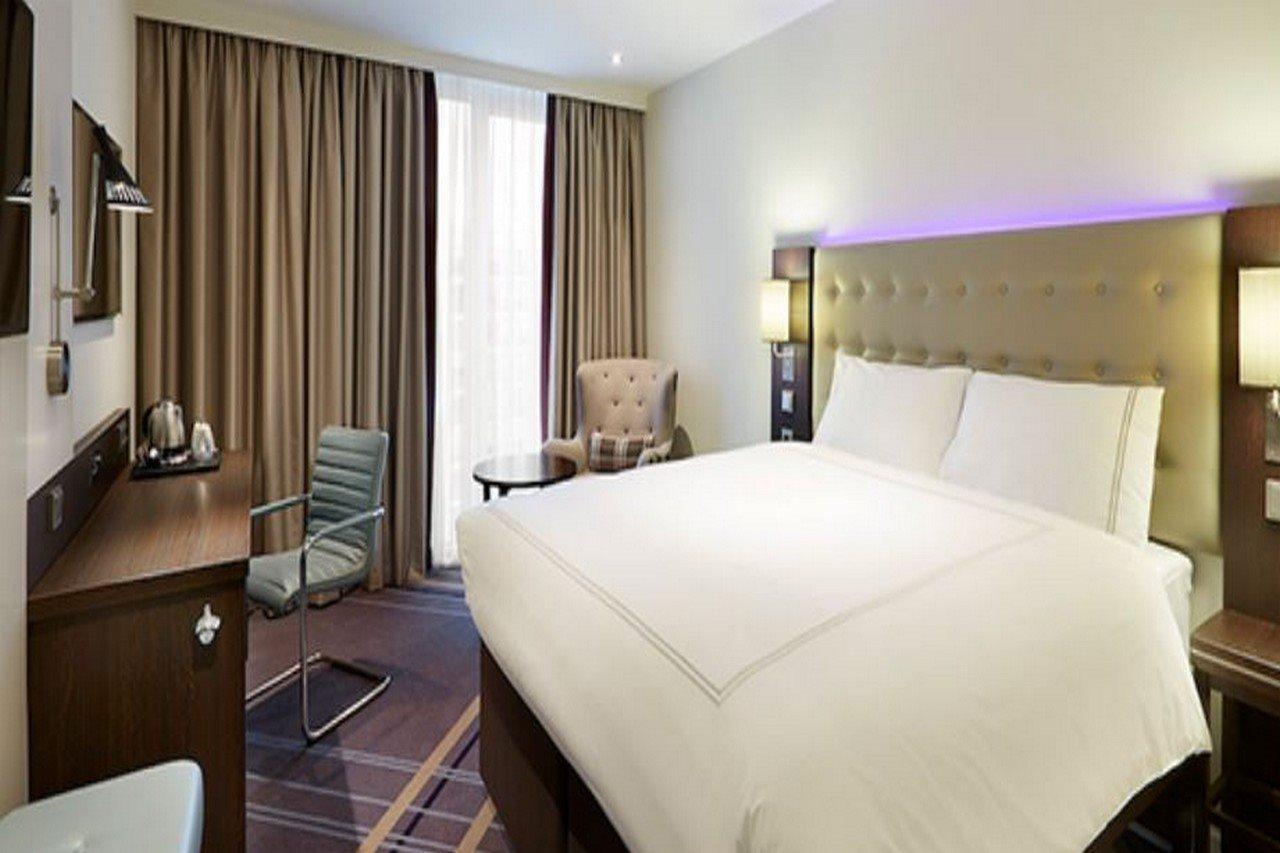 Premier Inn Muenchen Airport Sued Халбергмос Екстериор снимка