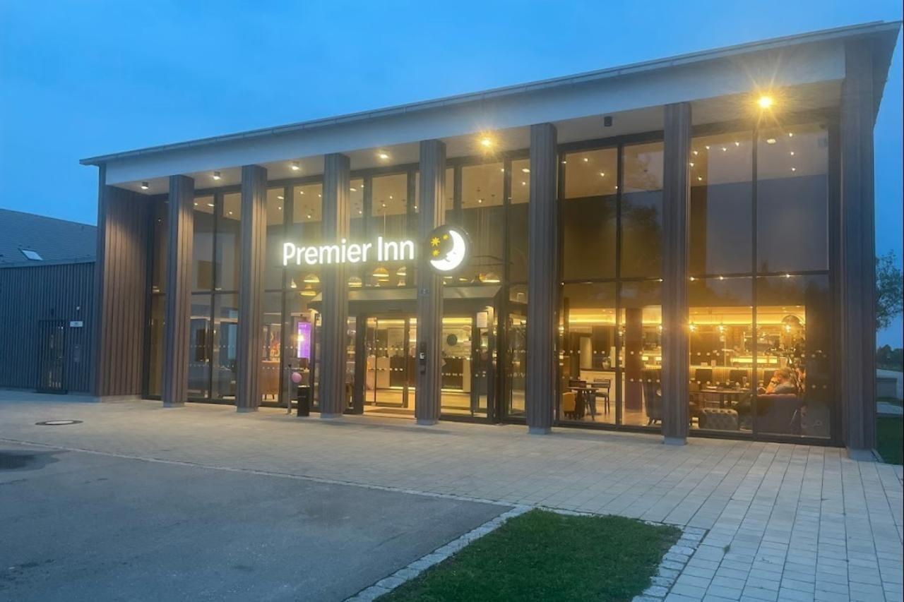 Premier Inn Muenchen Airport Sued Халбергмос Екстериор снимка
