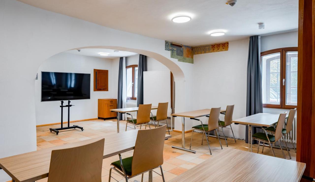 Premier Inn Muenchen Airport Sued Халбергмос Екстериор снимка